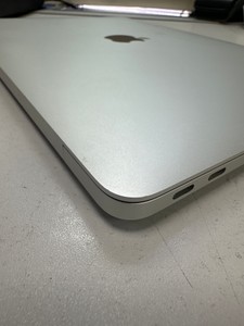Б/в Ноутбук Apple macbook air a1932/13.3"/ core i5 1.6ghz/ram 8gb/ssd 128b/intel uhd grafics 617 01-201019556