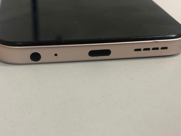 Б/у Мобільний телефон Infinix smart 10 4/128gb 01-201095635