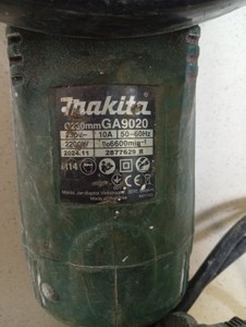 Б/у Угловая шлифмашина Makita ga9020 01-201133704