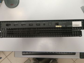 01-200485991: Microsoft xbox one x 1tb