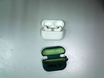 Б/в Навушники Apple airpods pro 2nd generation with magsafe charging case usb-c 01-200850599