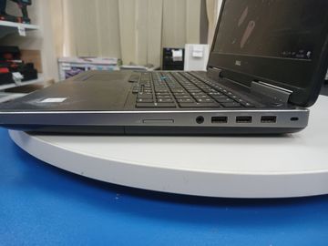 Б/у Ноутбук Dell 15/intel xeon e3-1505m/ram 32gb /ssd 128 /r9 m975x 01-200893486