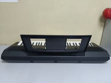 Б/у Синтезатор Yamaha psr-e373 01-200899561