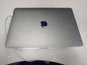 Б/в Ноутбук Apple macbook pro a2251 13,3"/ core i5 2,0ghz/ram16gb/ssd500gb/intel iris graphics 01-200903093