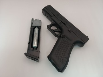 Б/у Пневматический пистолет Umarex glock 17 gen5, blowback, bb 4,5 мм 01-200927024