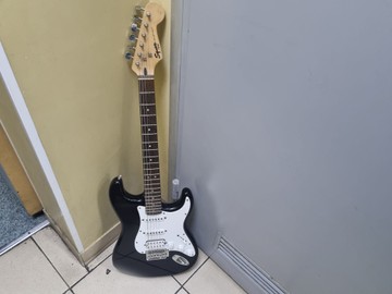 Б/в Електрогітара Fender squier bullet strat ht hss 01-200975761