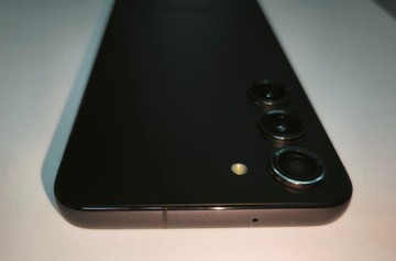 Б/у Мобільний телефон Samsung galaxy s23 8/128gb 01-201090643