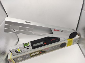 Б/у Уровень строительный Bosch dwm 40l 01-201111766