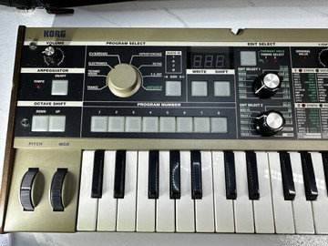 Б/в Синтезатор Korg microkorg 01-201127859