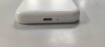 Б/у Повербанк Apple magsafe battery pack a2384 1460mah 01-201140083