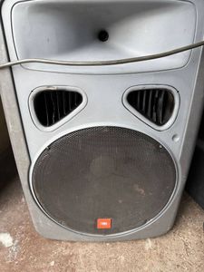 01-200548913: Jbl eon 15