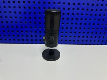 01-200771984: Fifine am6