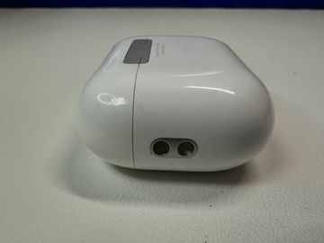 01-200772985: Apple airpods pro 2nd generation with magsafe charging case usb-c