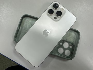 Б/в Мобільний телефон Apple iphone 15 pro max 256gb 01-200795151