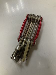 Б/в Мультитул Без Виробника 11 в 1 червоний 01-200806200