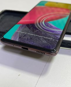 Б/в Мобільний телефон Samsung galaxy m53 5g 6/128gb 01-200805069