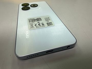 Б/у Мобильний телефон Infinix smart 8 2/64gb 01-200817035