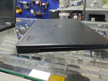 Б/в Ноутбук Dell 15/core i3 6100u ddr3/8gb ddr3/hdd *відсутній/ssd 180 gb/*інтегрована 01-200817705