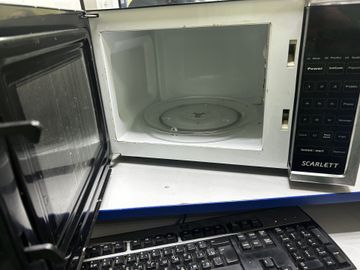 Б/в Мікрохвильова піч Scarlett scarlet sc-1700 01-200826179