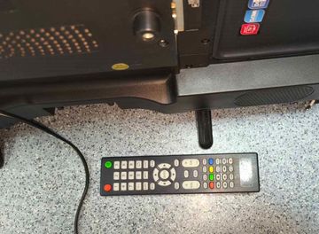 Б/в Телевізор Saturn led32hd900ust2 01-200870694