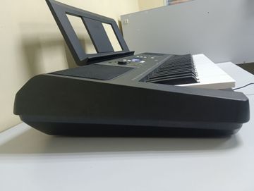Б/у Синтезатор Yamaha psr-e373 01-200899561