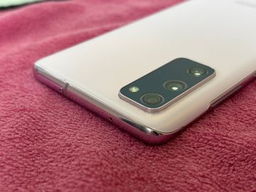 Б/в Мобільний телефон Samsung galaxy s20 fe sm-g780f 6/128gb 01-200907714