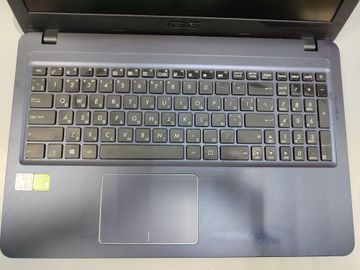 Б/в Ноутбук Asus 15/core i3 7020u ddr3/8gb ddr3/ssd 400 gb/geforce mx110 2gb 01-200907566