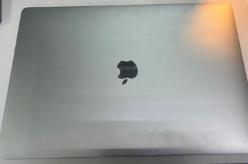 Б/в Ноутбук Apple екр. 15,4/ core i7 2,7ghz/ ram16gb/ ssd512gb/ amd pro455 2gb/touch bar 01-200907508