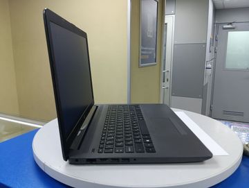 Б/в Ноутбук Hp 15/core i3 7020u ddr3/8gb ddr3/ssd 240 gb/*інтегрована 01-200917119