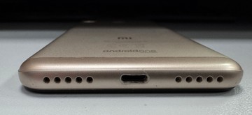 Б/в Мобільний телефон Xiaomi mi a2 lite 2/32gb 01-200940719