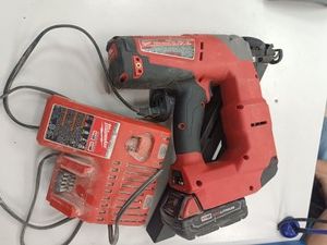 Б/в Нейлер акумуляторний Milwaukee m18 fuel 2743-20 15ga 01-201028269