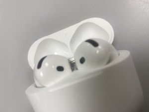 Б/в Навушники Apple airpods 4 01-201035559