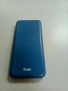 Б/у Повербанк Trust redoh 10000mah 25032 01-201053598