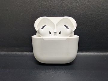 Б/в Навушники Apple airpods 4 01-201126648