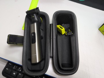 Б/у Триммер электрический Philips oneblade qp6651/61 01-201137580