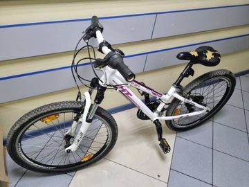 01-200321025: Lara xcl /24