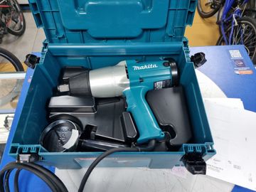 01-200778117: Makita 6906
