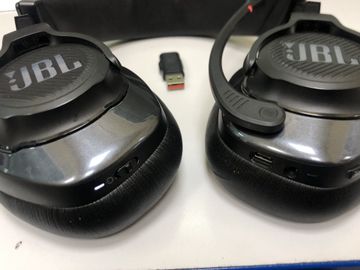 01-200790876: Jbl quantum 610