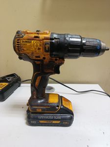 Б/в Шурупокрут Dewalt dcd778 1акб 2ah зп 01-200803219