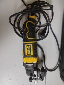 Б/у Многофункциональный инструмент Stanley fme650 + насадки 01-200851731