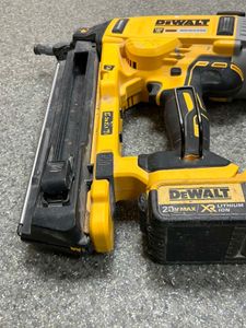 Б/в Степлер акумуляторний Dewalt dcn890 1акб 2ah зп 01-200854966