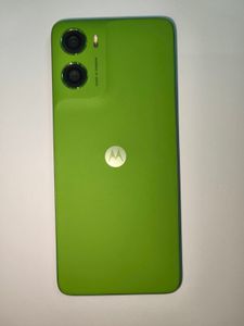 Б/в Мобільний телефон Motorola moto g06 4g 4/64gb 01-200858559