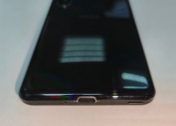 Б/у Мобильный телефон Sharp aquos r5g 12gb/256gb 01-200872778