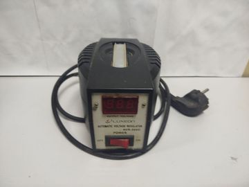 Б/у Стабилизатор напряжения Luxeon avr-500d 01-200882893