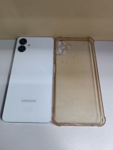 Б/в Мобільний телефон Samsung galaxy a06 4/128gb 01-200894569