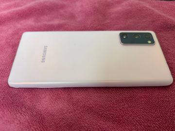 Б/в Мобільний телефон Samsung galaxy s20 fe sm-g780f 6/128gb 01-200907714