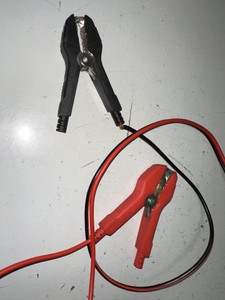 Б/в Пуско-зарядний пристрій Foxsur 12/24v 12a 01-200924725