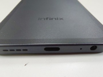 Б/в Мобільний телефон Infinix smart 10 plus 4/128gb 01-200935511