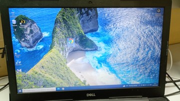 Dell 15/core i3 7020u ddr3/4gb ddr3/ssd 120 gb/radeon 520 2gb