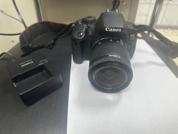 Б/в Фотоапарат Canon eos 700d + ef-s 18-55mm 1:3.5-5.6 is stm 01-200998845